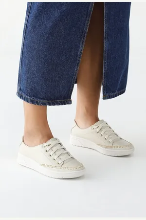 ROMEU E JULIETA SHOES Tênis Casual Feminino Cadarço em Couro Bege Off-White