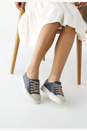 ROMEU E JULIETA SHOES Tênis Casual Feminino Cadarço em Couro com Bege