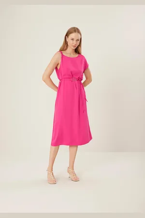 LEZ A LEZ Vestido Midi Assimétrico com Cinto