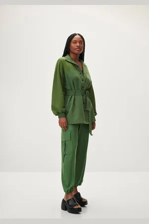 LEZ A LEZ Calça Jogger em Viscose com Bolsos Cargo