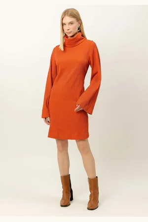 LEZ A LEZ Vestido Curto Manga Longa com Máxi Gola Alta