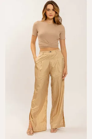 LEZ A LEZ Calça Reta em Nylon Brilho com Cinto