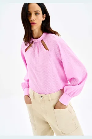 LEZ A LEZ Blusa Manga Longa Bufante com Cut Decote