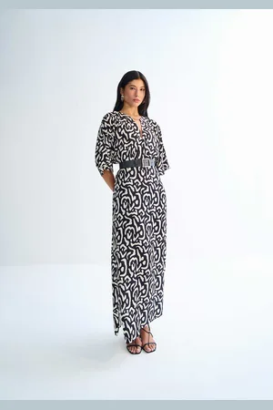LEZ A LEZ Vestido Midi Alongado Animal Print com Aviamento Decote