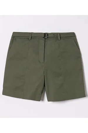 Cortelle Bermuda em Algodão com Cinto de Fivela Meia Lua e Bolsos