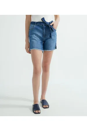 Marfinno Short Jeans com Cinto Faixa e Barra Desfiada