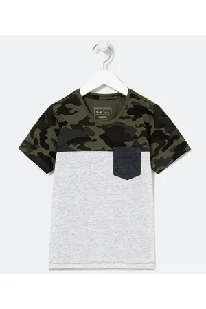 Fuzarka Camiseta Infantil Recortes Camuflado com Bolsinho - Tam 5 a 14 anos