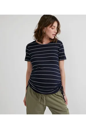 Maternity Blusa Manga Curta em Viscose com Colisse na Lateral e Estampa Listrada