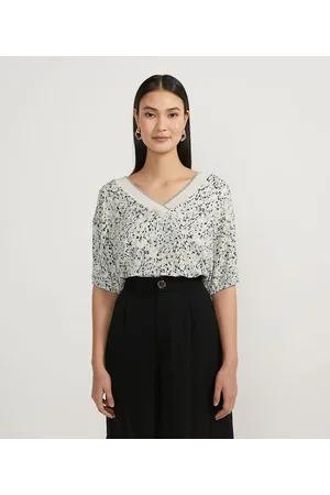 Cortelle Blusa Manga Curta com Decote V Contrastante