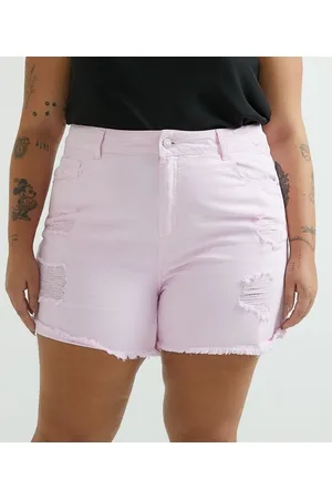 Ashua Curve e Plus Size Short Boyfriend em Sarja com Puídos Curve & Plus Size