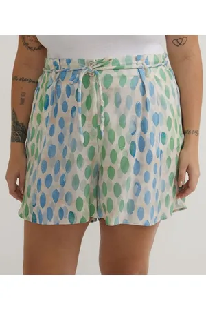 Ashua Curve e Plus Size Short em Viscose com Cordão para Amarração e Estampa Pincelada Curve & Plus Size