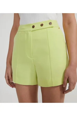 A-Collection Short Alfaiataria com Botões Dourados e Bolsos Frontais