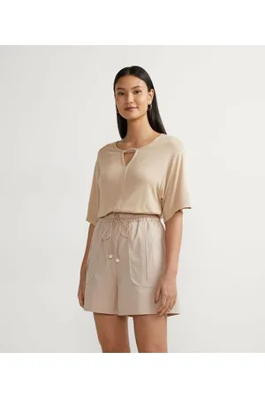 Cortelle Blusa Manga Curta em Viscolycra com Detalhe em Corrente no Decote