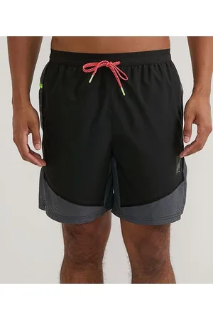 Get Over Bermuda Esportiva com Recorte e Detalhamento em Neon