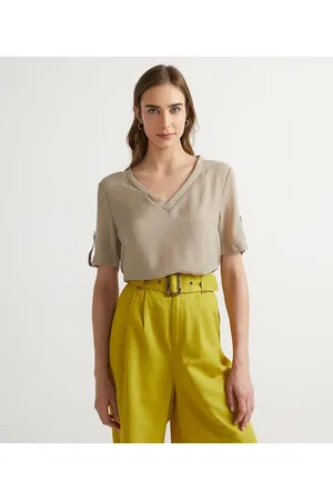 Cortelle Blusa Manga Curta em Viscose com Martingale na Manga