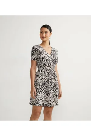 Cortelle Vestido Curto com Estampa Animal Print Onça