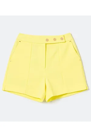 A-Collection Short Alfaiataria com Botões Dourados e Bolsos Frontais