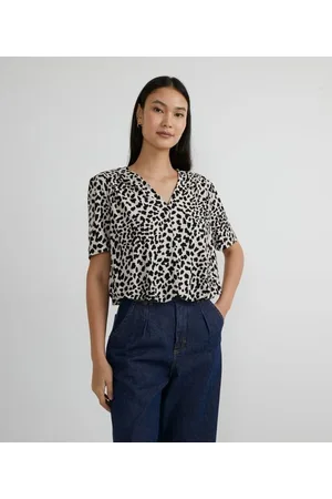 Cortelle Blusa Manga Curta em Viscolycra com Estampa Animal Print Onça