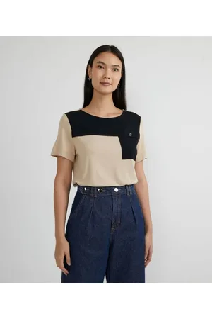 Cortelle Blusa Manga Curta em Viscolycra com Bolsinho Frontal