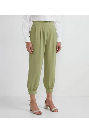 A-Collection Calça Cenoura com Pregas e Botões na Barra