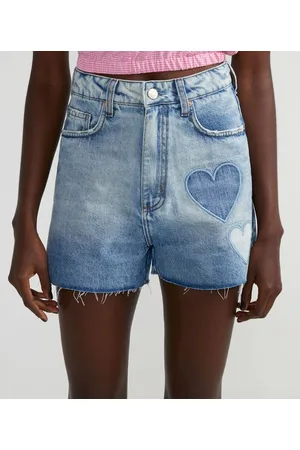 Blue Steel Short Mom Jeans com Cintura Alta e Corações Aplicados