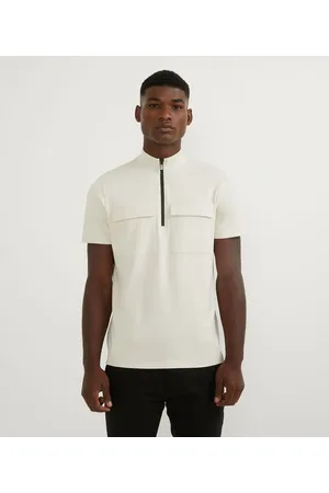 Request Camiseta Slim Manga Curta com Bolsos