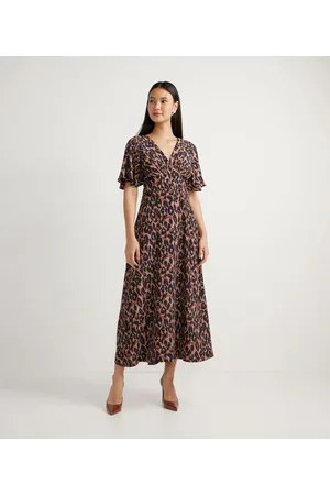 Cortelle Vestido Midi em Crepe com Estampa Animal Print Onça e Manga Godê