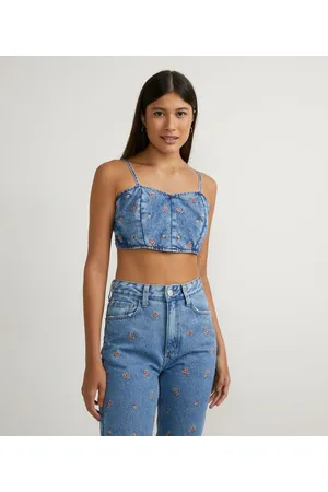 Blue Steel Blusa Regata Cropped Jeans com Decote Coração e Bordado de Florzinhas