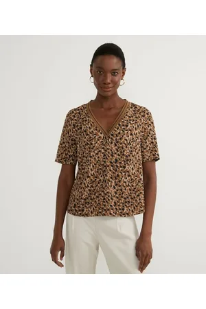 Cortelle Blusa Manga Curta com Estampa Animal Print Onça