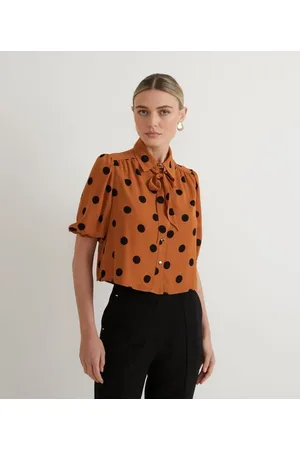 A-Collection Camisa em Crepe com Estampa Poá e Amarração na Gola