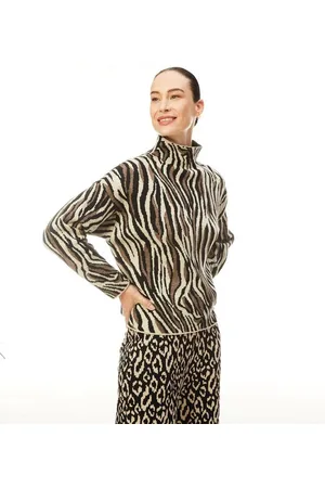 Cortelle Blusa em Tricô com Padronagem Animal Print Zebra e Golinha Alta