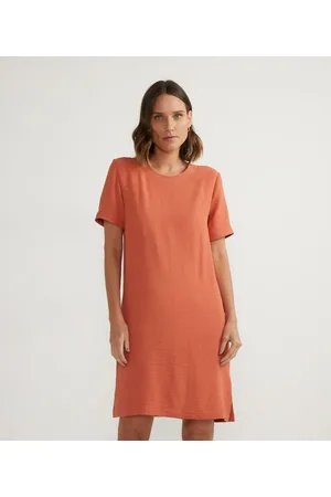 Cortelle Vestido Curto com Gola e Barra da Manga Pespontadas