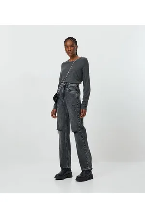 Blue Steel Calça Reta em Jeans com Puídos e Corte Navalhado no Joelho