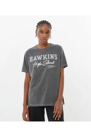 Stranger Things Blusa Alongada em Meia Malha com Estampa em Lettering Hawkins