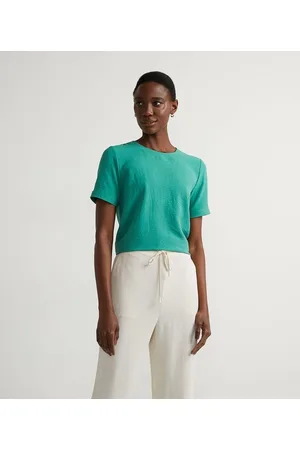 Cortelle Blusa com Abertura nas Costas e Detalhes Pespontados