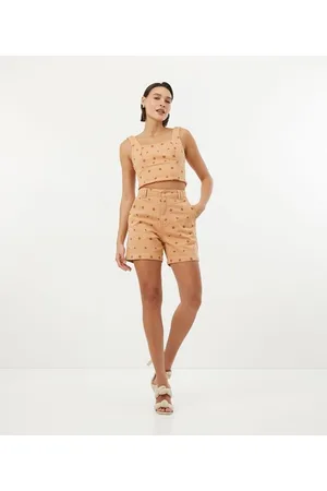 A-Collection Short em Sarja com Bordado de Flores e Corações