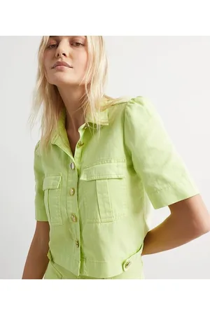 A-Collection Camisa Manga Curta em Sarja com Bolsos Utilitários