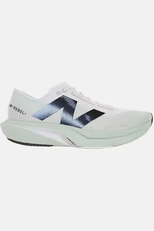 New Balance Tênis Fuelcell Rebel V4 Masculino