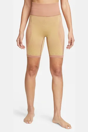 Nike Shorts Yoga Dri-FIT ADV Feminino