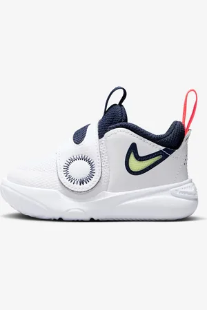 Nike Tênis Team Hustle D11 Infantil