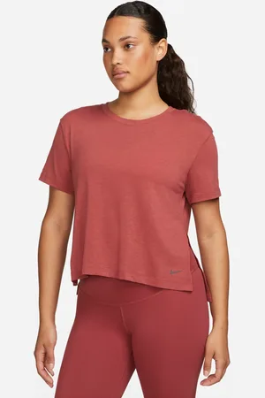 Nike Camiseta Yoga Dri-FIT Feminina
