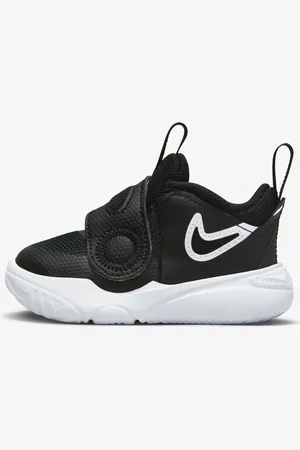 Nike Tênis Team Hustle D11 Infantil