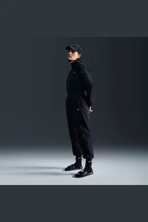 Nike Calça Essentials Woven Feminina