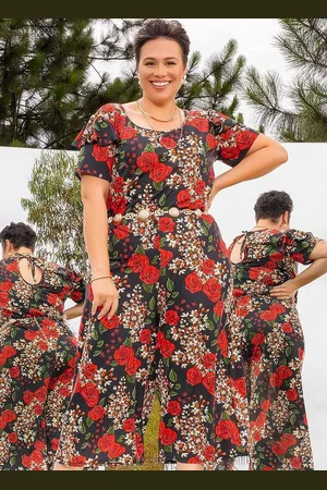 Macacão Floral Branco Transpassado Plus Size - Marguerite