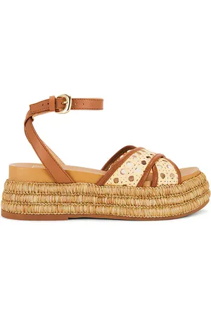 Dolce Vita Wriley Sandal in . Size 7, 7.5, 8, 8.5, 9, 9.5.