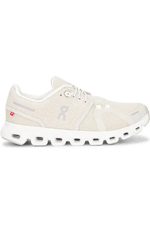 On Running SNEAKERS CLOUD 6 in . Size 10.5, 11, 5, 5.5, 6, 6.5, 7, 7.5, 8, 8.5, 9, 9.5.