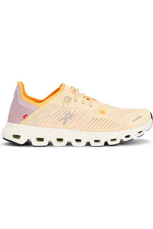On Running SNEAKERS CLOUD 6 COAST in . Size 10.5, 11, 5, 5.5, 6, 6.5, 7, 7.5, 8, 8.5, 9, 9.5.