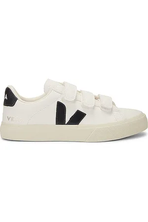 Veja SNEAKERS RECIFE in . Size 41, 42, 43, 44, 45.