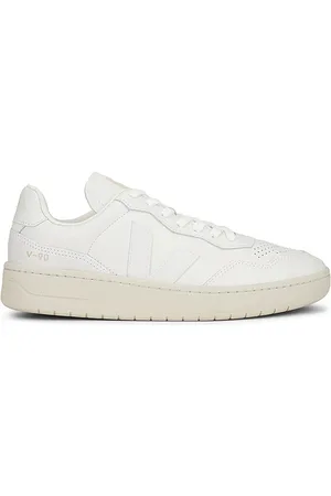 Veja SNEAKERS CLASSICS in . Size 41, 42, 43, 44, 45.