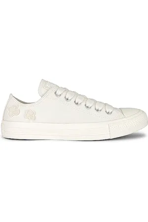 converse chucks 7 5